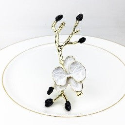 GOLD BRANCH W/WHITE FLOWER NAPKIN RING