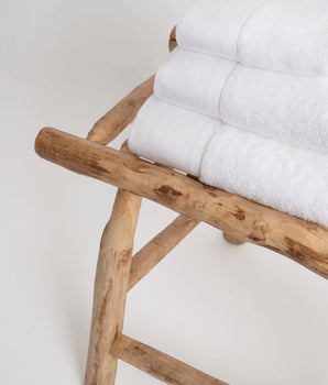 INTEGRITY WHITE BATH TOWEL