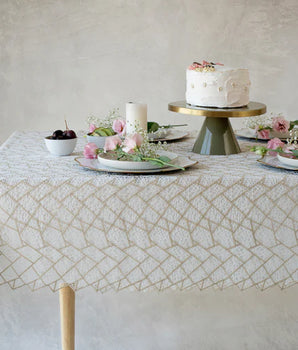 Sherlin Lined White With Gold Tablecloth